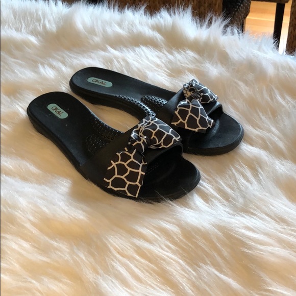 OKA b. Shoes - Oka b. Black sandals size M 7 -8